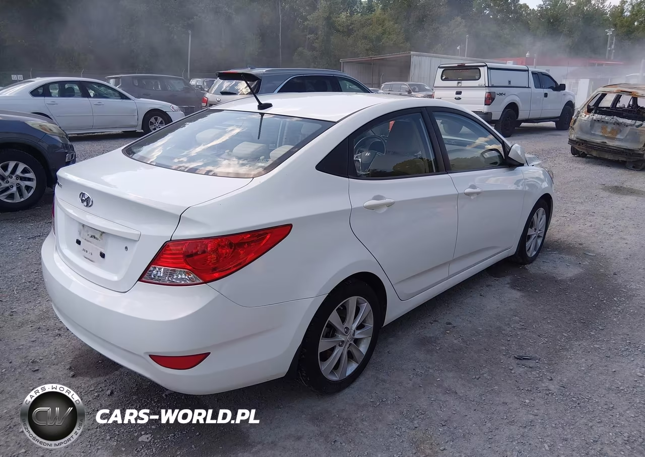 2012 Hyundai Accent Gls VIN:KMHCU4AE9CU269643 - 4