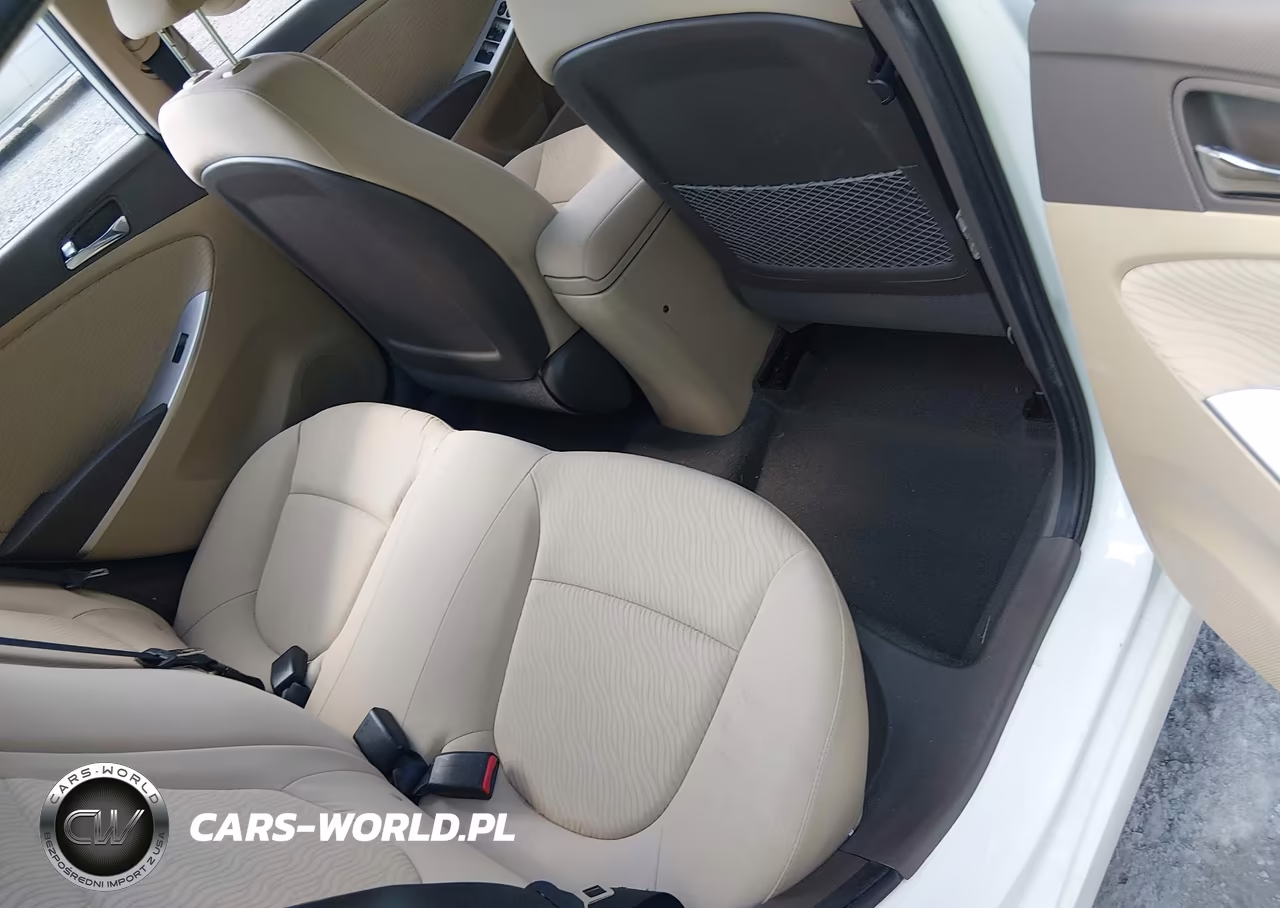 2012 Hyundai Accent Gls VIN:KMHCU4AE9CU269643 - 8