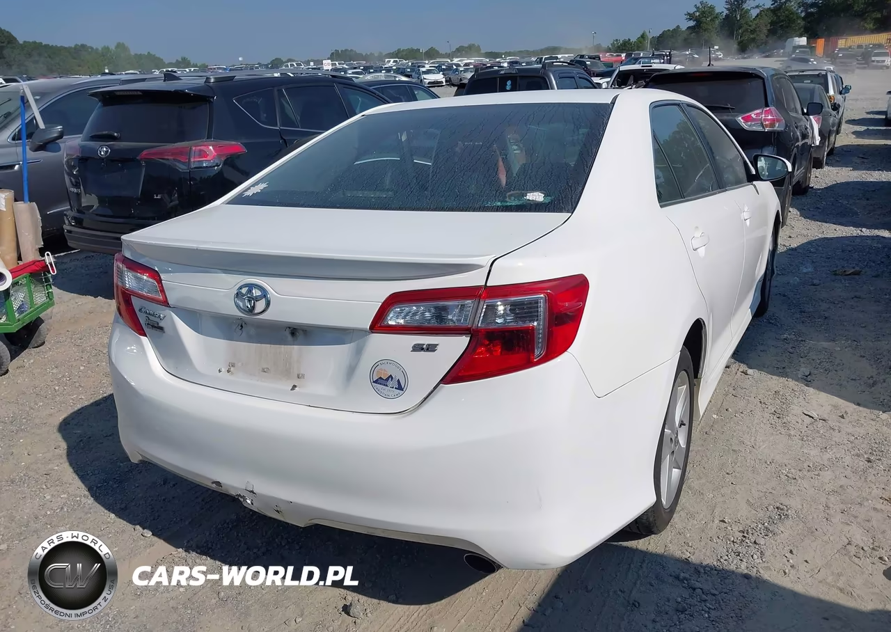 2013 Toyota Camry Se VIN:4T1BF1FK6DU702064 - 4