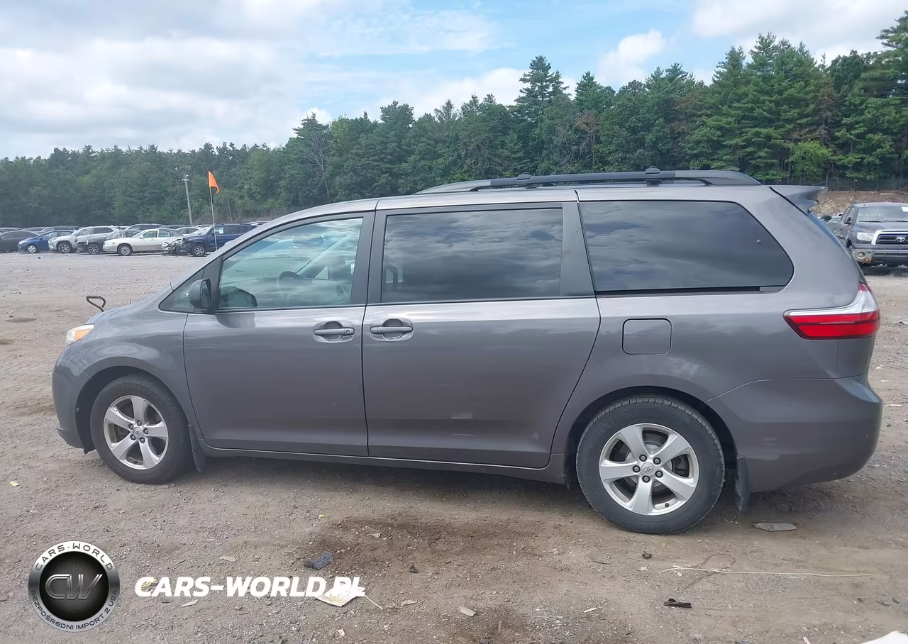 2017 Toyota Sienna Le 8 Passenger VIN:5TDKZ3DC1HS789322 - 14