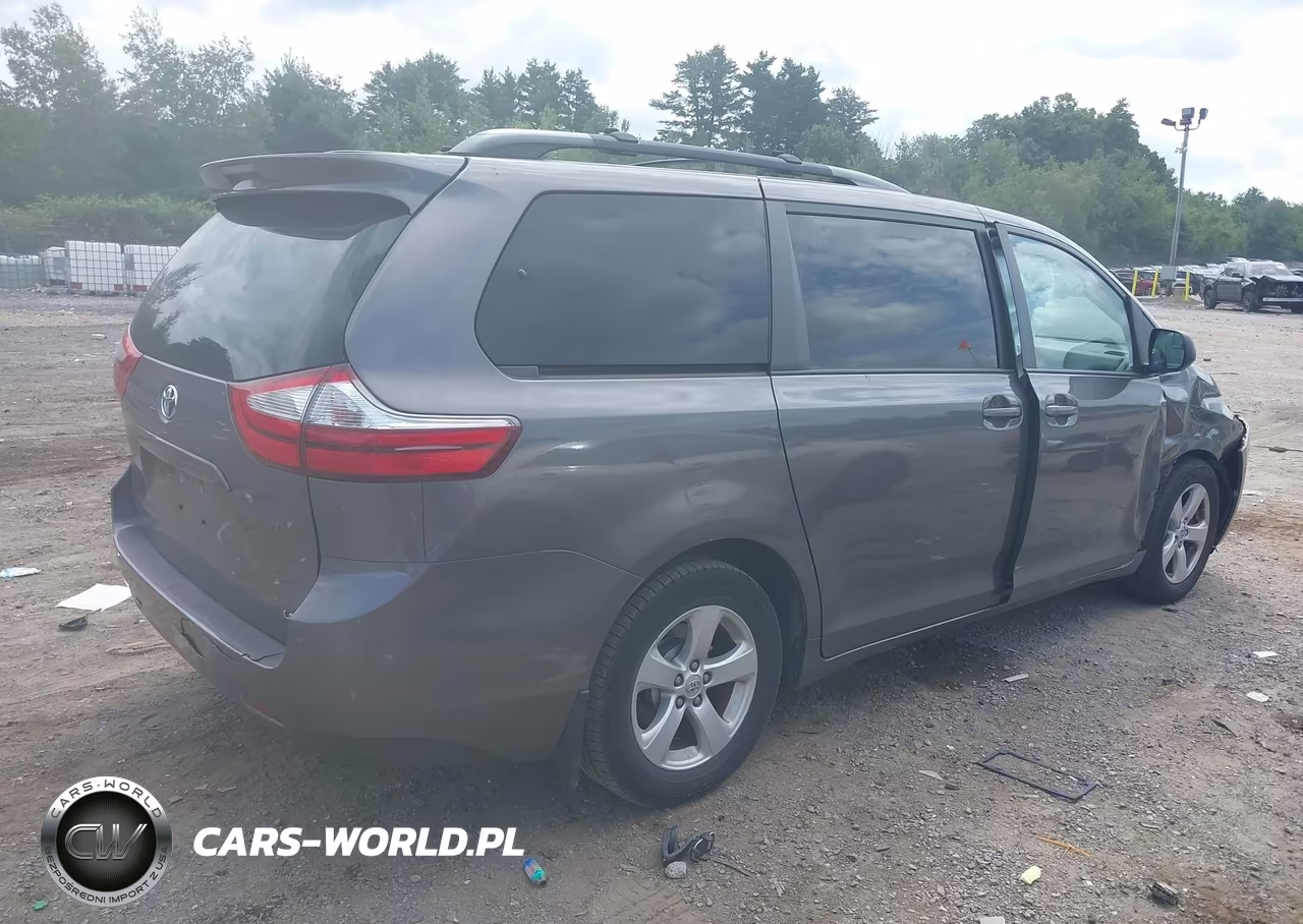 2017 Toyota Sienna Le 8 Passenger VIN:5TDKZ3DC1HS789322 - 4