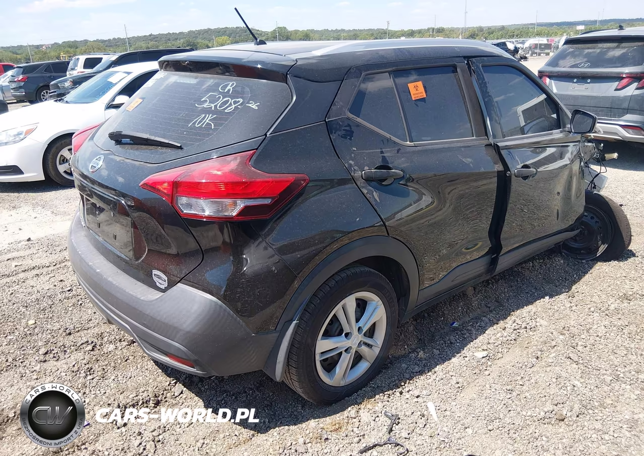 2019 Nissan Kicks S VIN:3N1CP5CU0KL544558 - 4