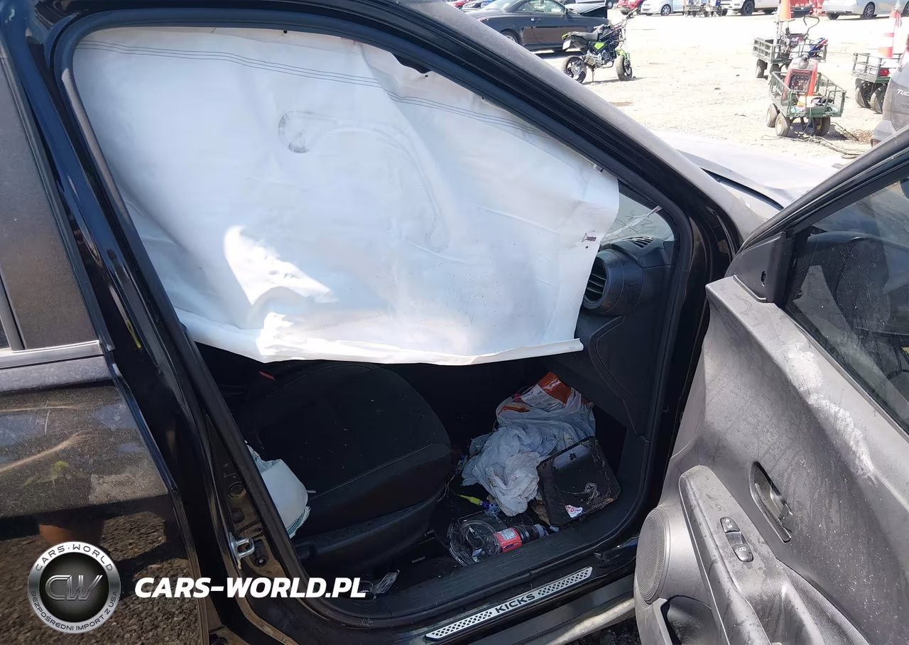 2019 Nissan Kicks S VIN:3N1CP5CU0KL544558 - 5