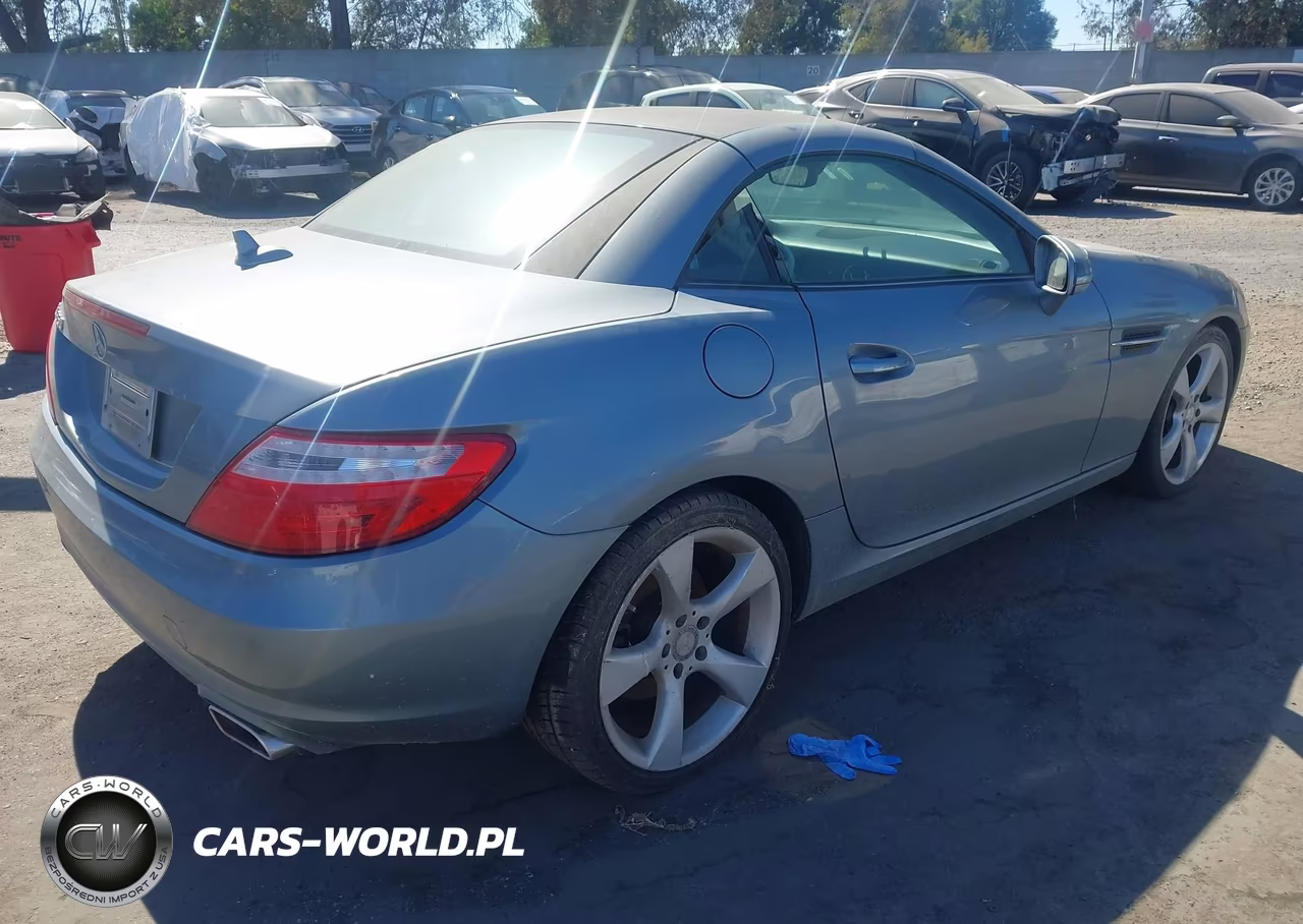 2012 Mercedes-Benz Slk 350 VIN:WDDPK5HA7CF009479 - 4