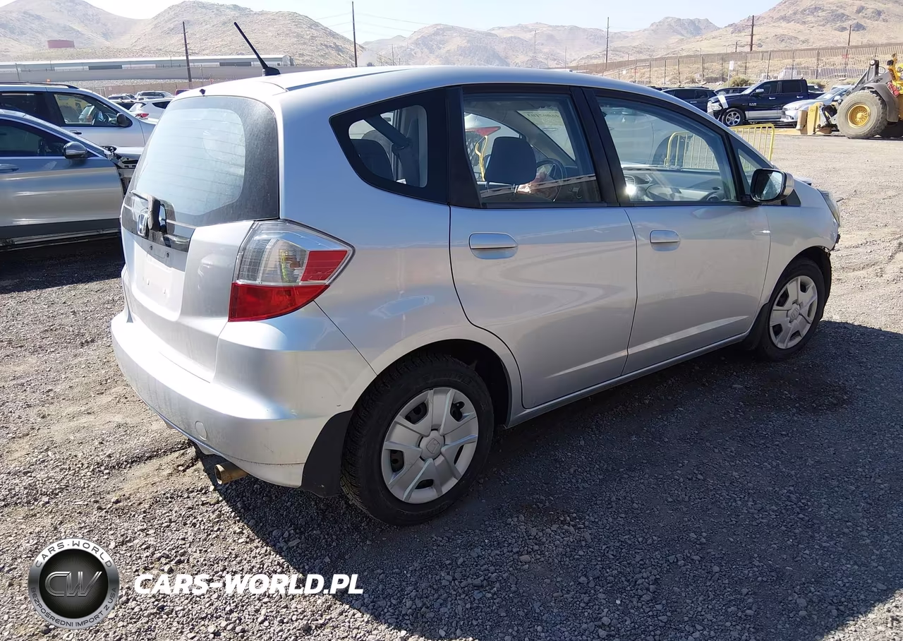 2012 Honda Fit VIN:JHMGE8H34CC018791 - 4