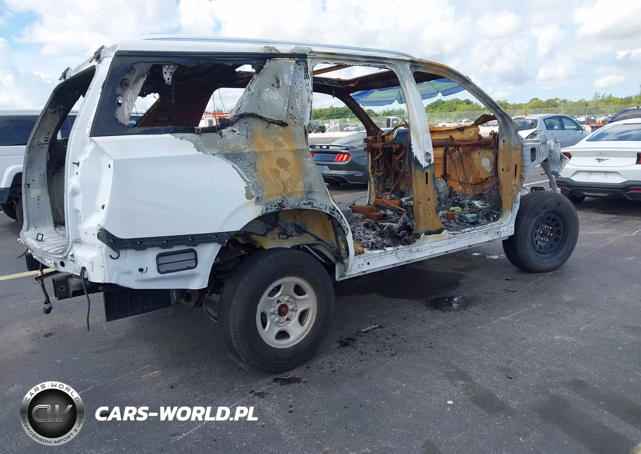 2022 Chevrolet Tahoe 4Wd Lt VIN:1GNSKNKD5NR363758 - 4