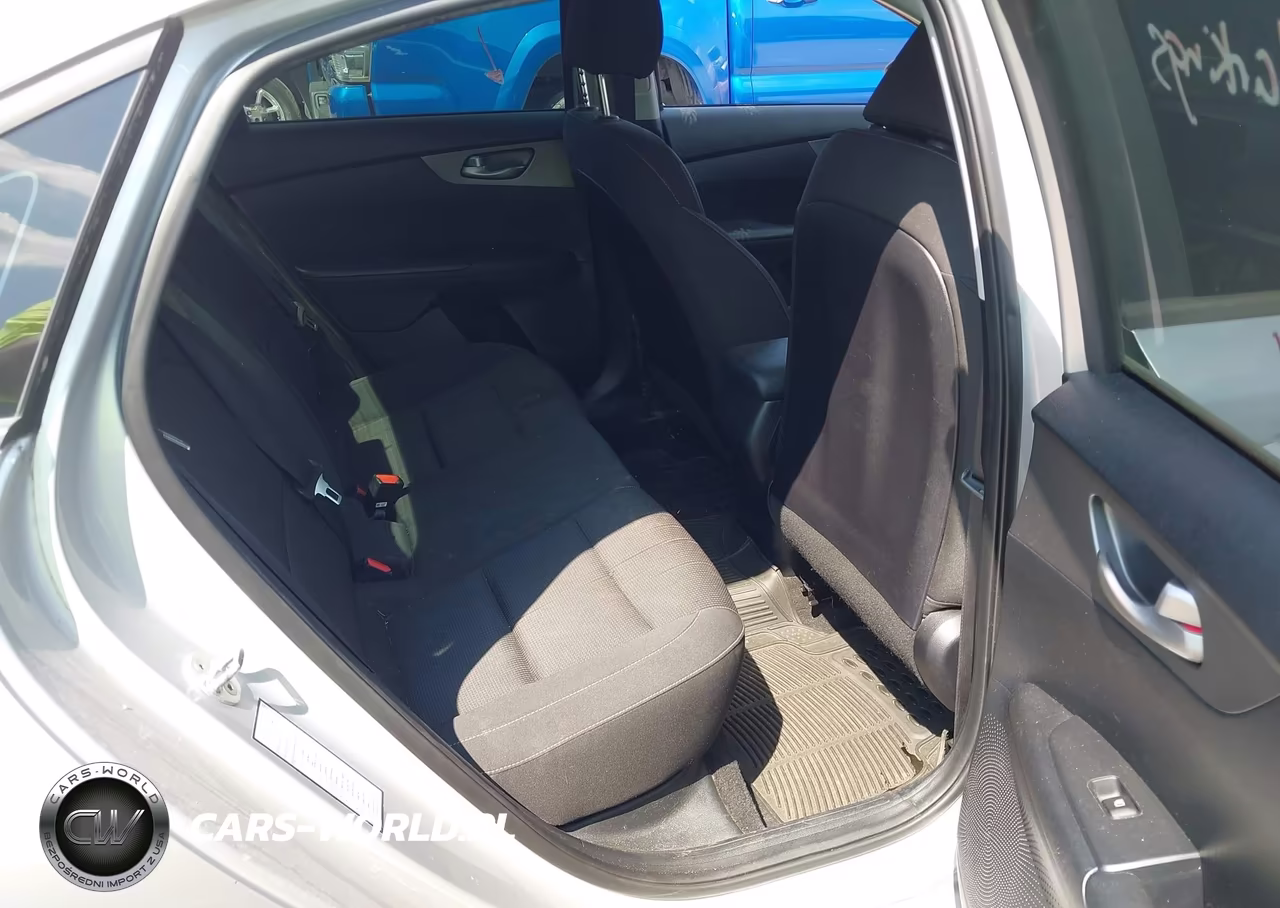 2019 Kia Forte Lxs VIN:3KPF24AD6KE006358 - 8