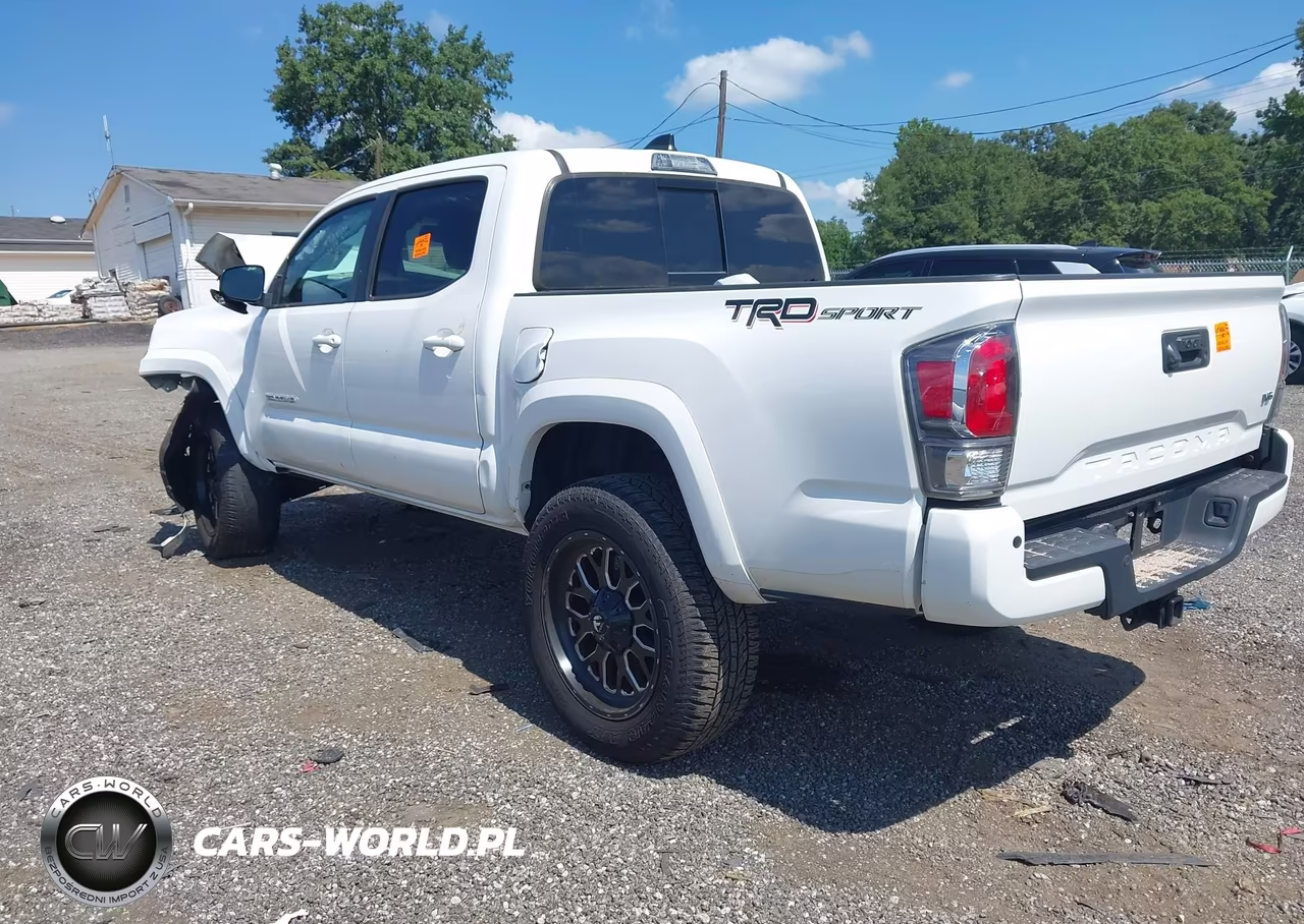 2021 Toyota Tacoma VIN:5TFAZ5CN3MX114263 - 3