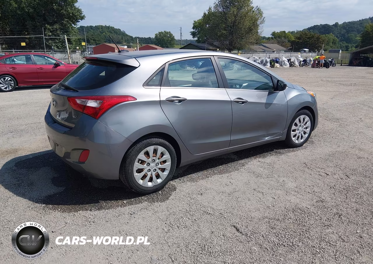 2016 Hyundai Elantra Gt VIN:KMHD35LH4GU305958 - 4