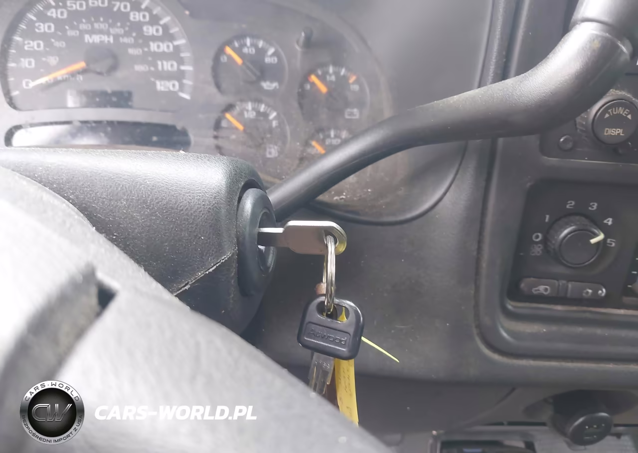 2004 Chevrolet Silverado 1500 Work Truck VIN:2GCEK19V141113373 - 11