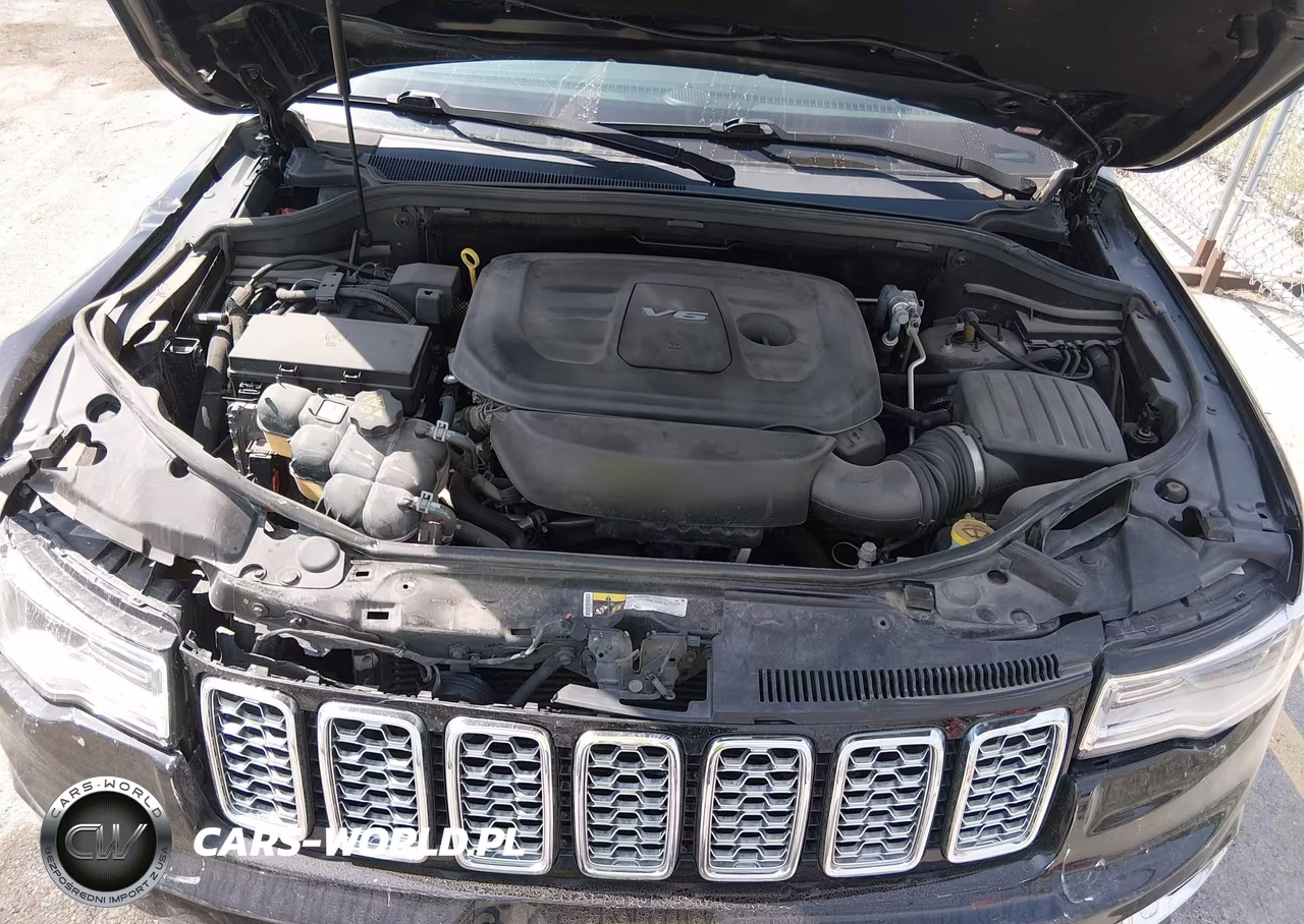 2018 Jeep Grand Cherokee Overland 4X4 VIN:1C4RJFCG0JC449291 - 10