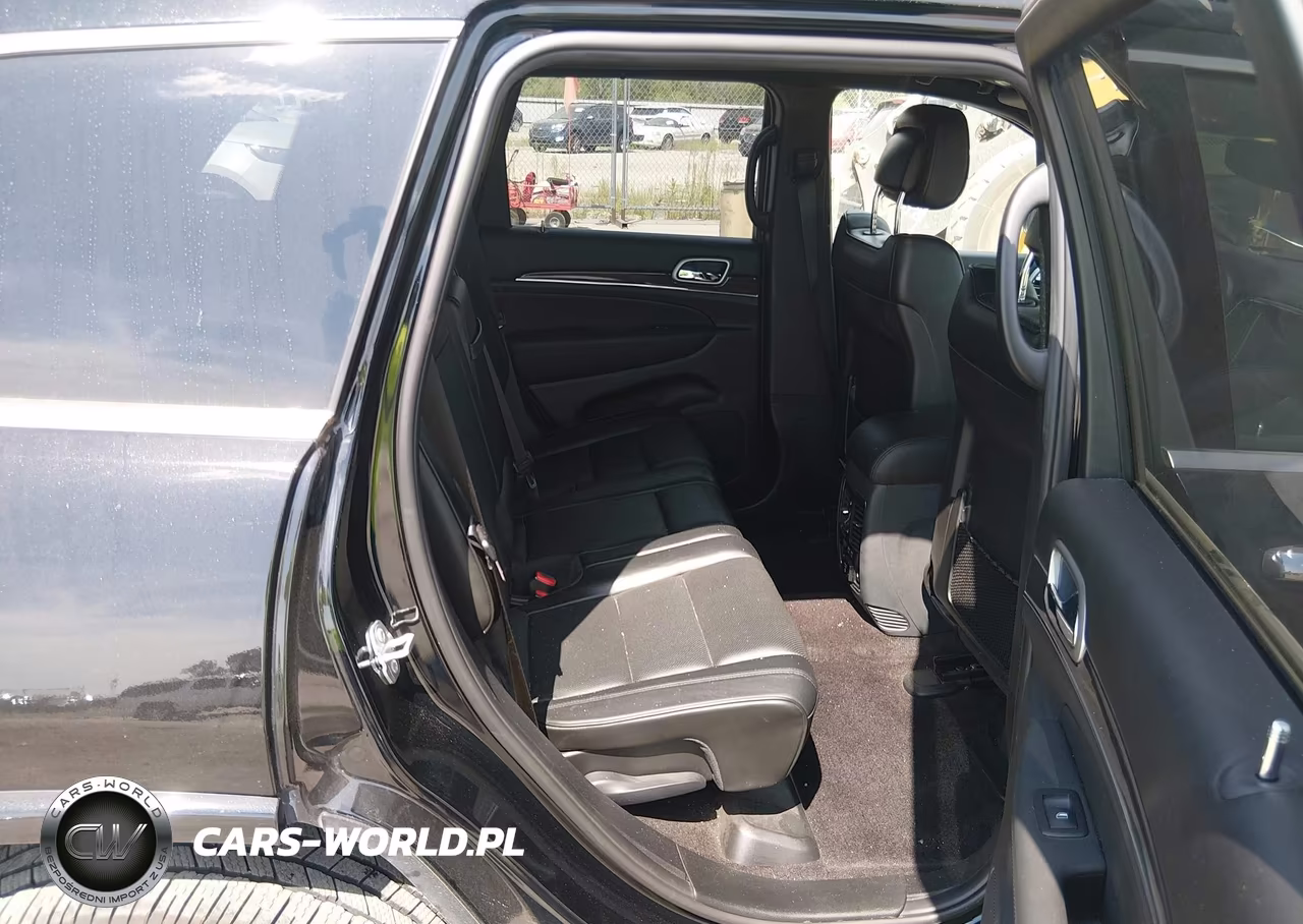 2018 Jeep Grand Cherokee Overland 4X4 VIN:1C4RJFCG0JC449291 - 8