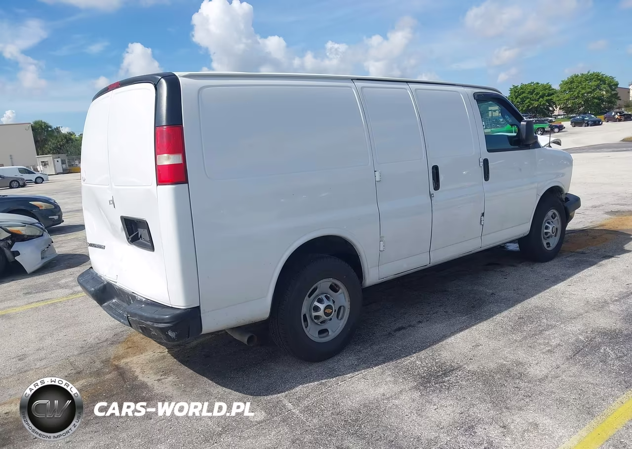 2019 Chevrolet Express 2500 Work Van VIN:1GCWGAFG4K1262245 - 4