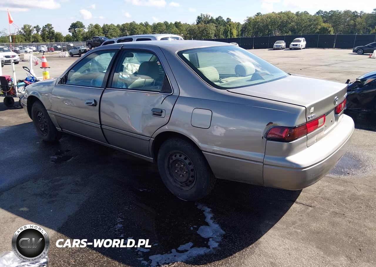 1998 Toyota Camry Le VIN:4T1BG28K2WU285982 - 3