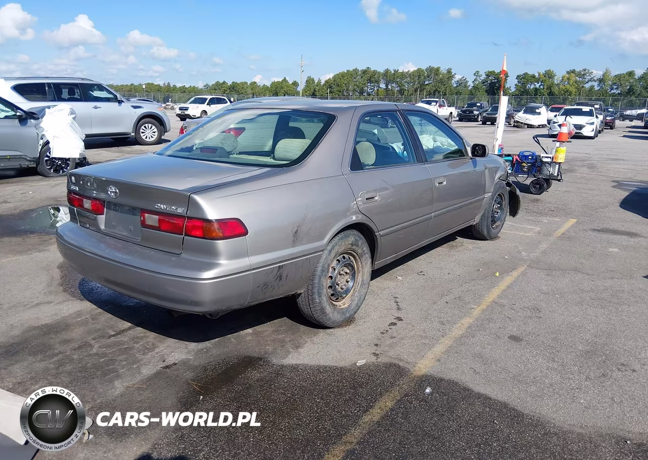 1998 Toyota Camry Le VIN:4T1BG28K2WU285982 - 4