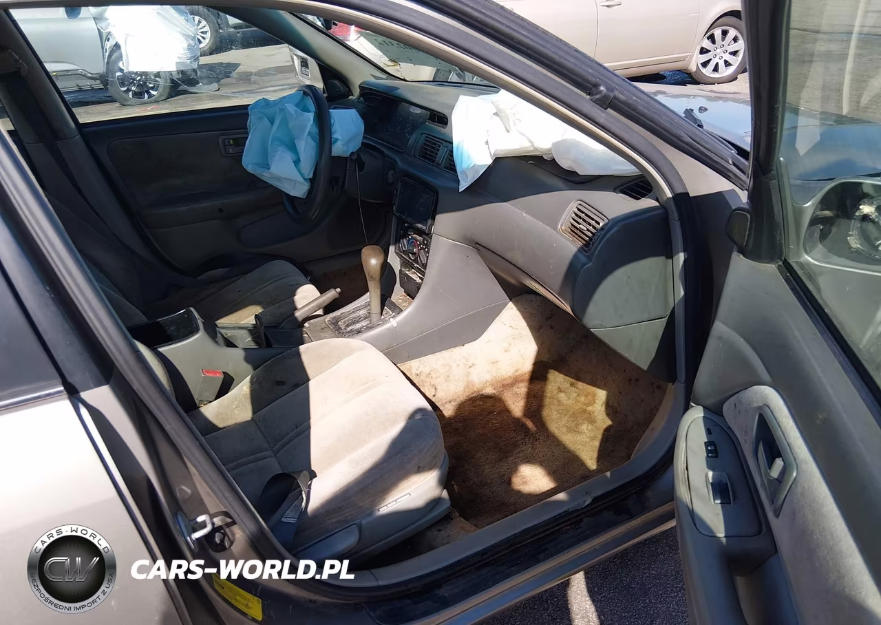 1998 Toyota Camry Le VIN:4T1BG28K2WU285982 - 5