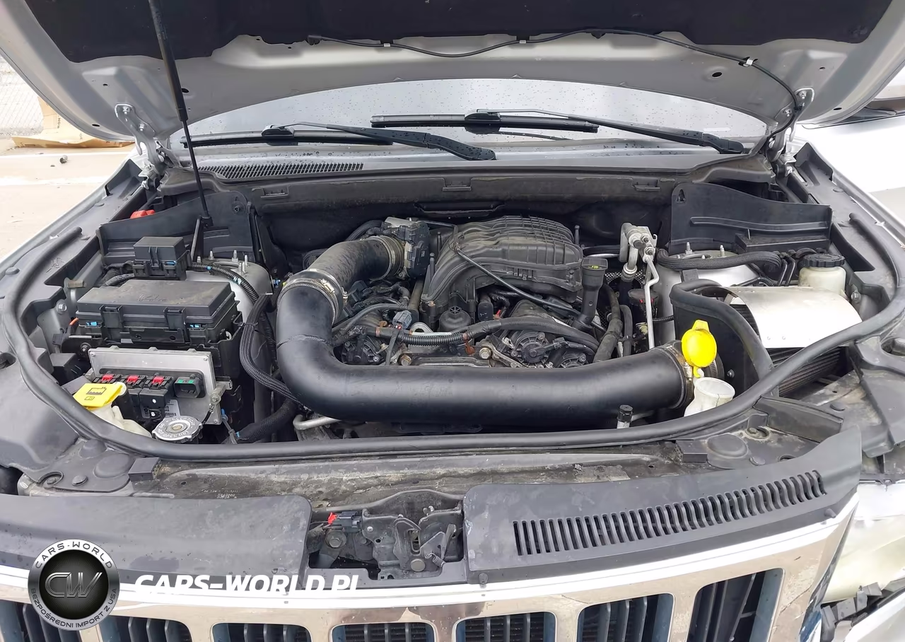 2012 Jeep Grand Cherokee Laredo VIN:1C4RJFAGXCC197071 - 10