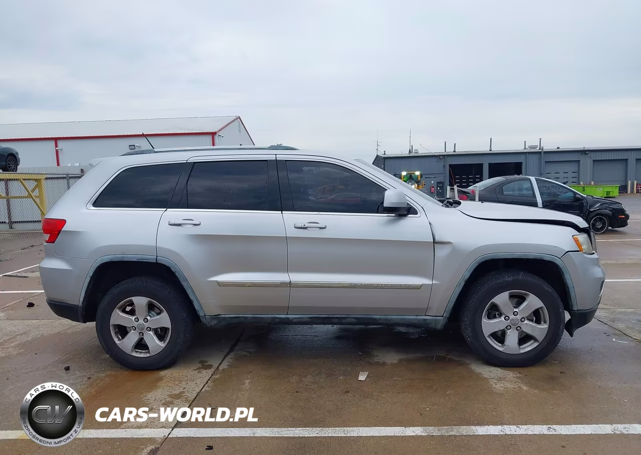 2012 Jeep Grand Cherokee Laredo VIN:1C4RJFAGXCC197071 - 13