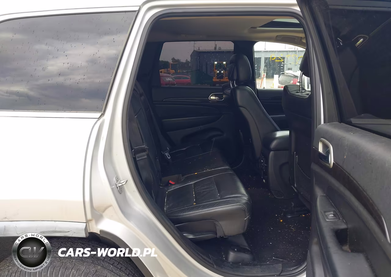 2012 Jeep Grand Cherokee Laredo VIN:1C4RJFAGXCC197071 - 8