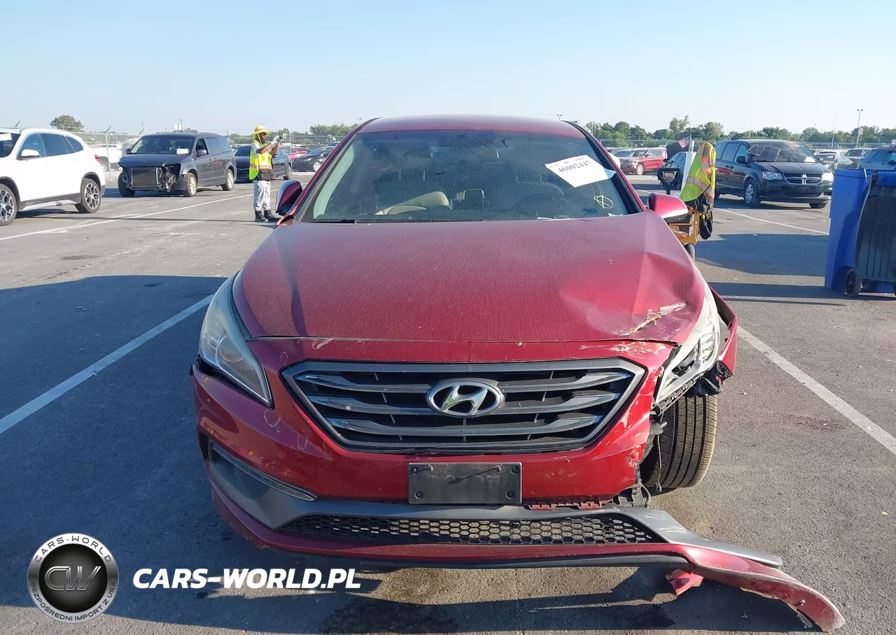 2015 Hyundai Sonata Sport VIN:5NPE34AF3FH070563 - 11