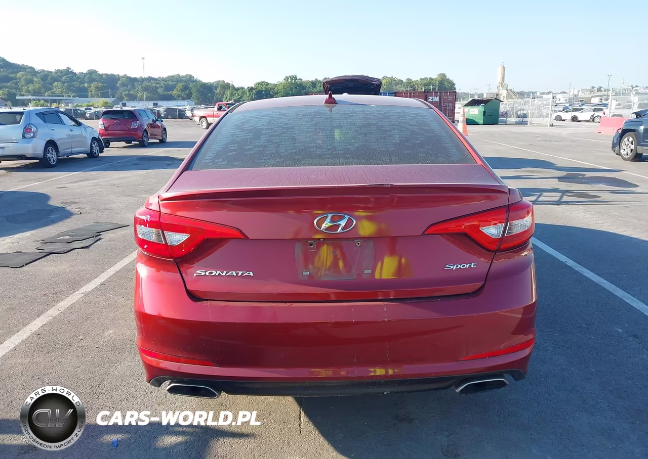 2015 Hyundai Sonata Sport VIN:5NPE34AF3FH070563 - 15