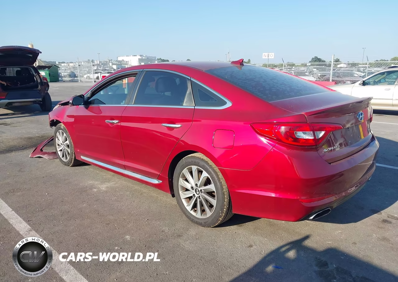 2015 Hyundai Sonata Sport VIN:5NPE34AF3FH070563 - 3
