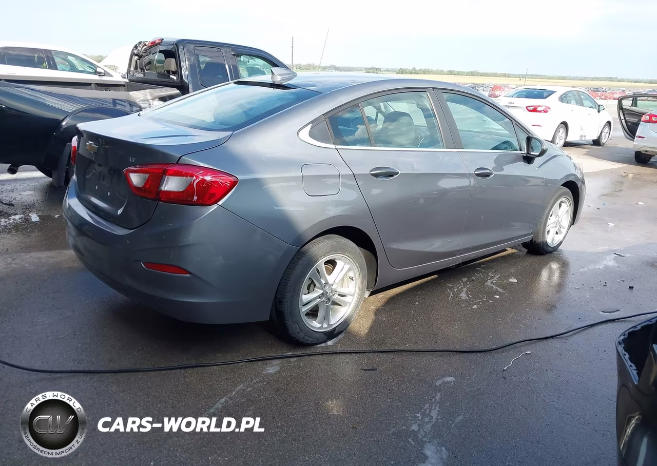 2018 Chevrolet Cruze Lt Auto VIN:1G1BE5SM7J7133802 - 4