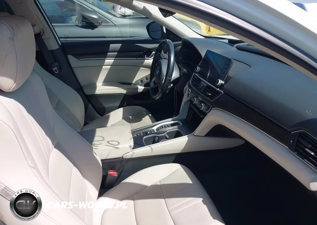 2022 Honda Accord Hybrid Touring VIN:1HGCV3F90NA025697 - 5