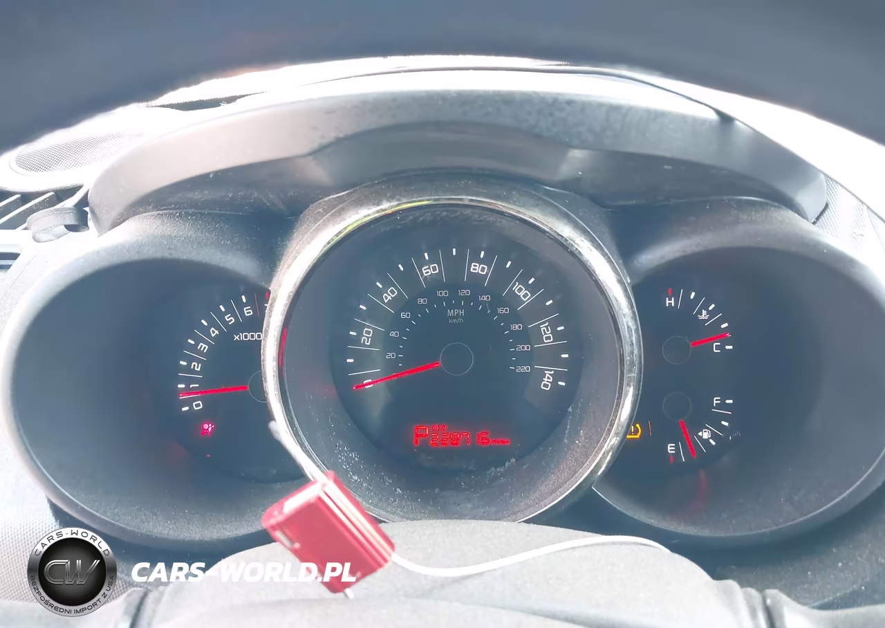2011 Kia Soul + VIN:KNDJT2A24B7294777 - 7