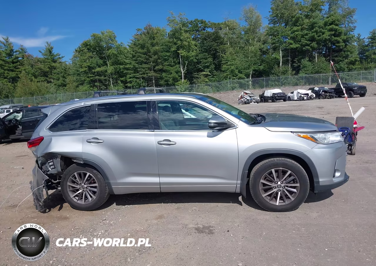2017 Toyota Highlander Xle VIN:5TDJZRFH4HS365852 - 14