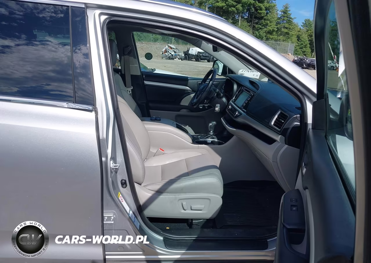 2017 Toyota Highlander Xle VIN:5TDJZRFH4HS365852 - 5