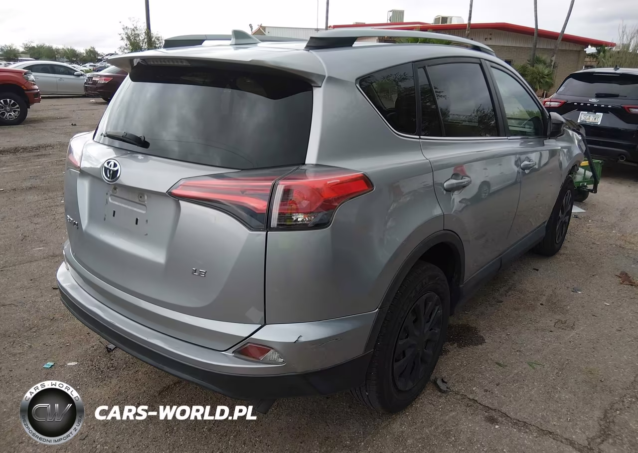 2018 Toyota Rav4 Le VIN:2T3ZFREV3JW416880 - 4