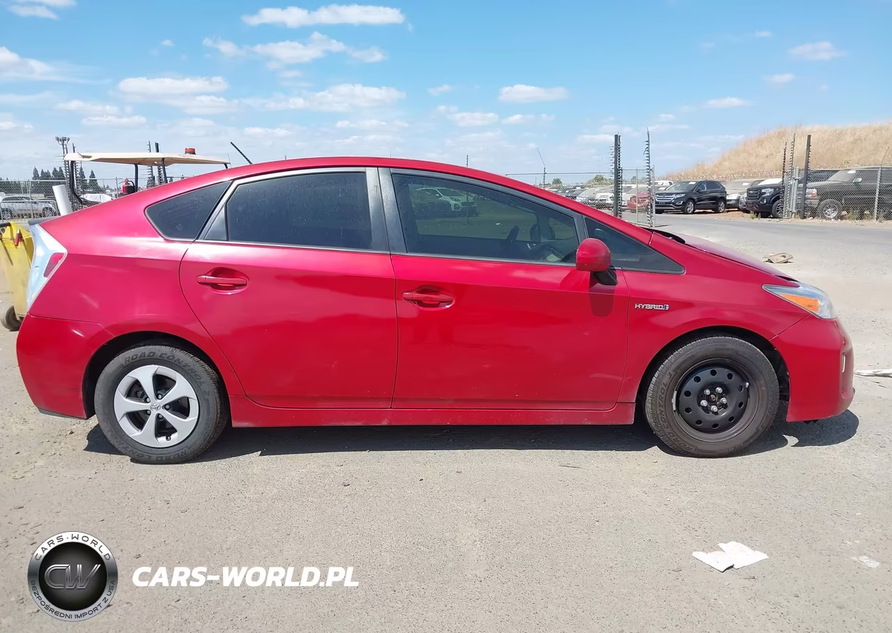 2013 Toyota Prius Two VIN:JTDKN3DU0D1729852 - 13