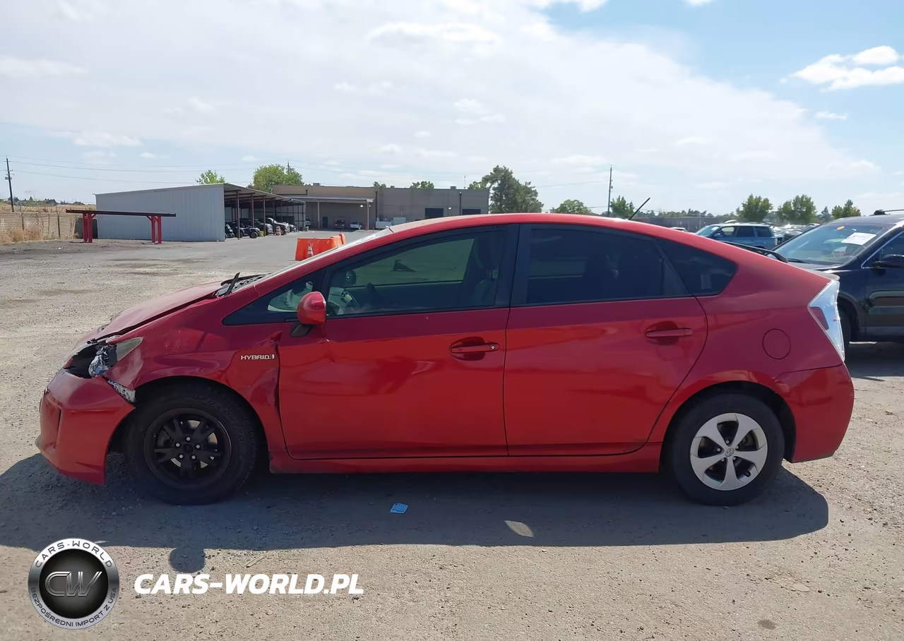 2013 Toyota Prius Two VIN:JTDKN3DU0D1729852 - 14