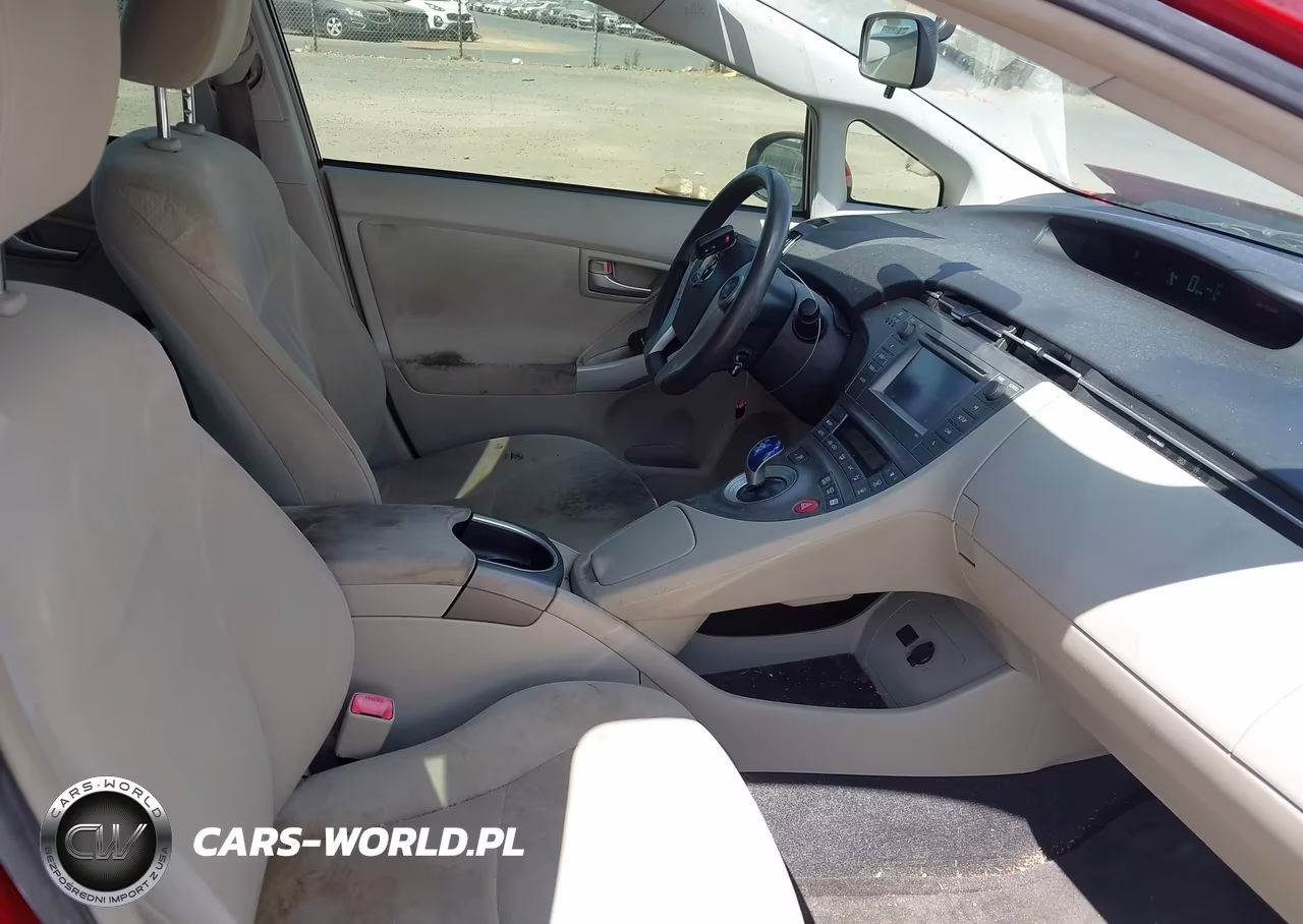2013 Toyota Prius Two VIN:JTDKN3DU0D1729852 - 5