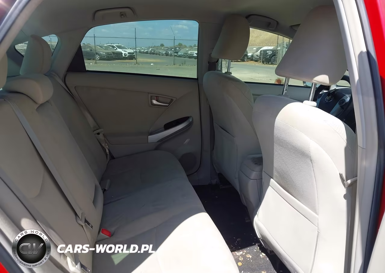 2013 Toyota Prius Two VIN:JTDKN3DU0D1729852 - 8