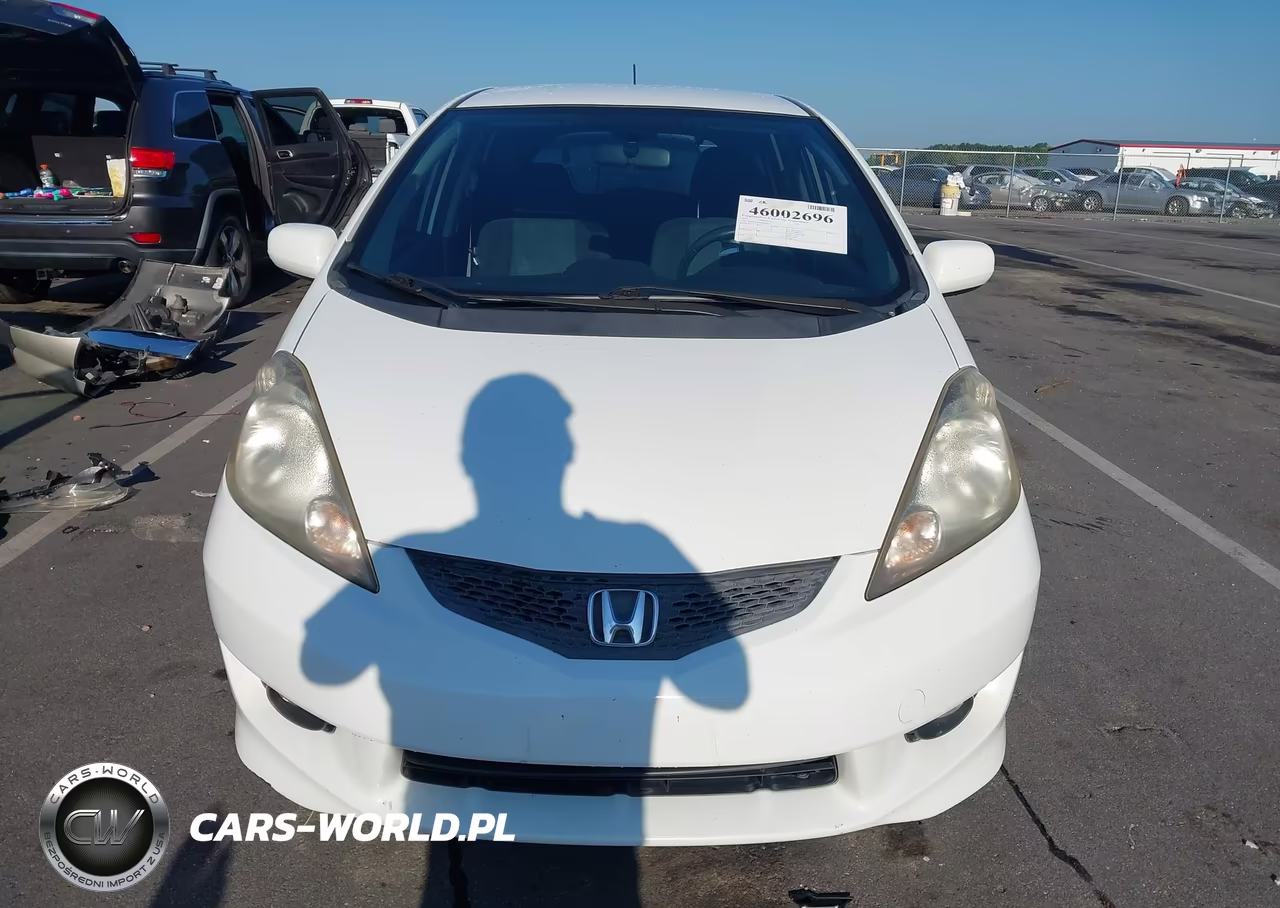 2011 Honda Fit Sport VIN:JHMGE8H56BS005112 - 12