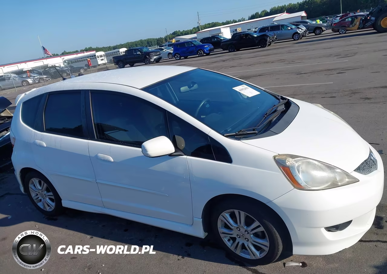 2011 Honda Fit Sport VIN:JHMGE8H56BS005112 - 13