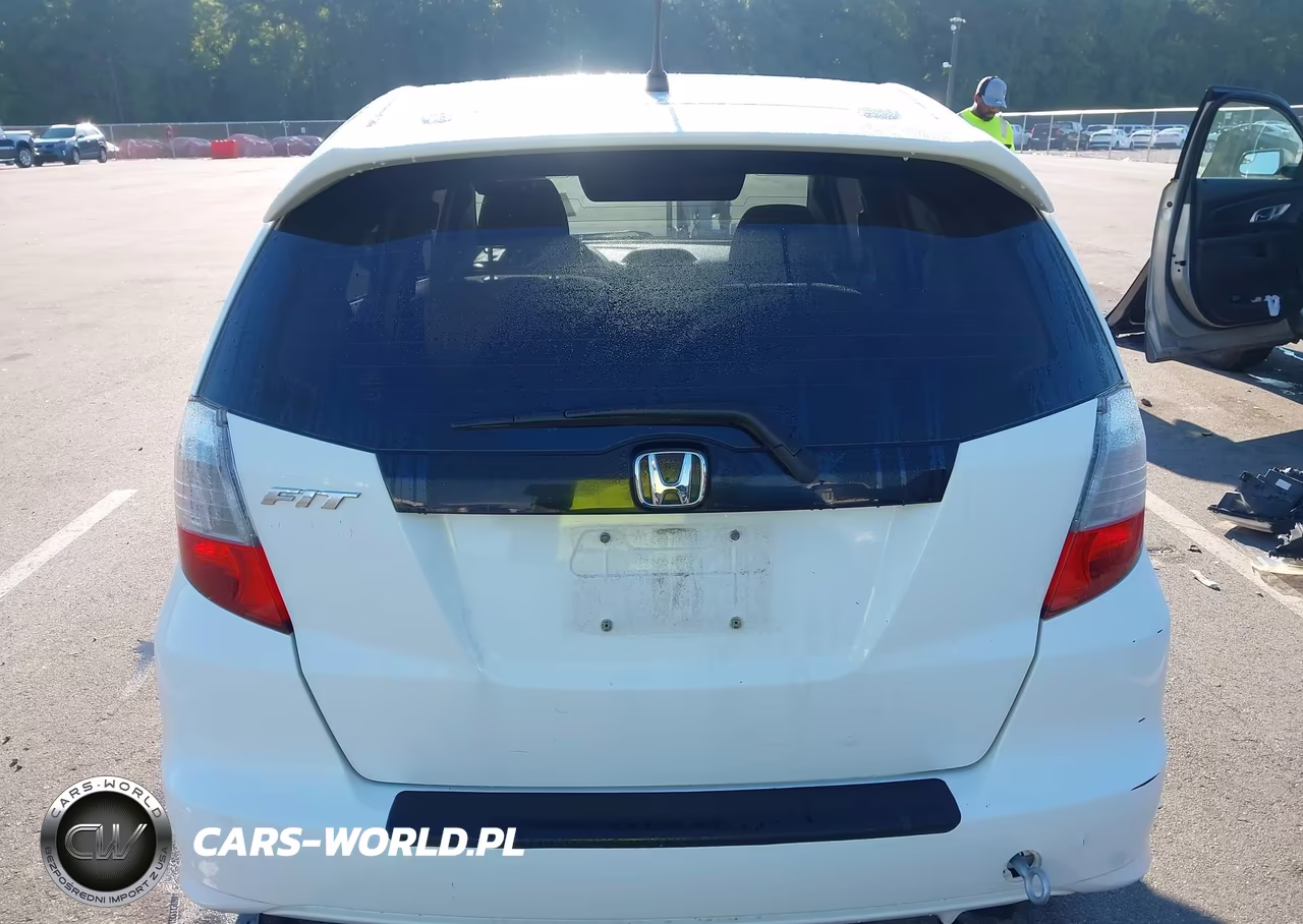 2011 Honda Fit Sport VIN:JHMGE8H56BS005112 - 16