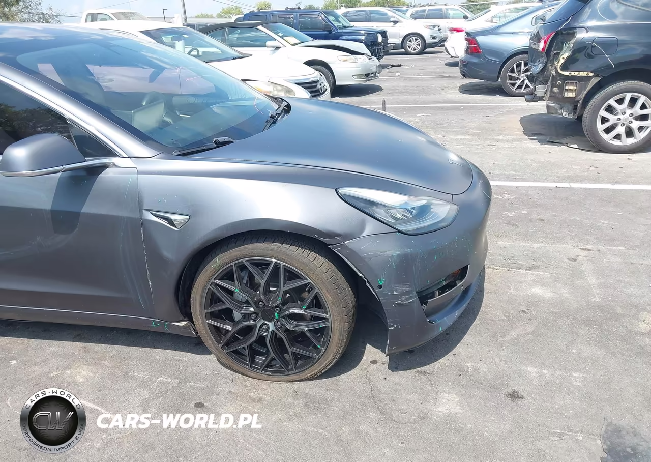 2018 Tesla Model 3 Long Range-Performance VIN:5YJ3E1EB8JF099393 - 10
