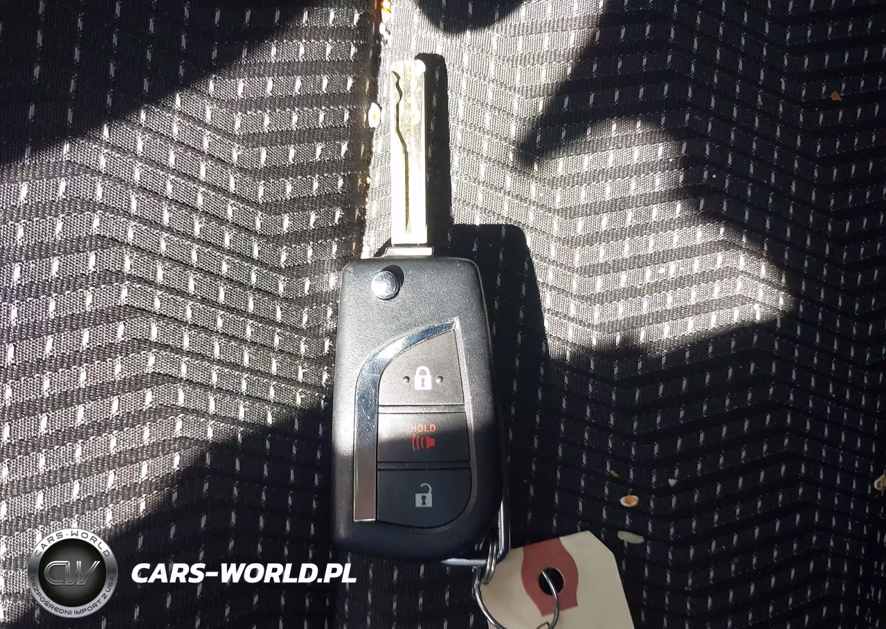 2018 Toyota Corolla Im VIN:JTNKARJE6JJ553327 - 11