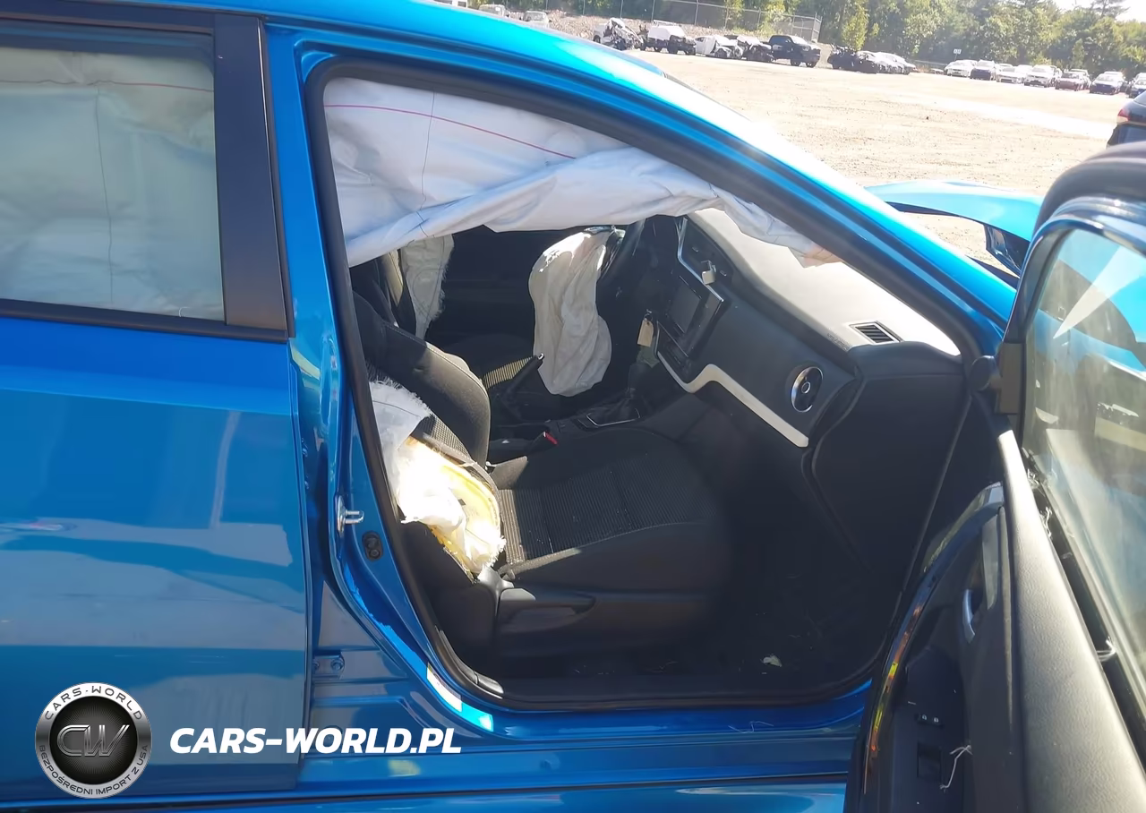 2018 Toyota Corolla Im VIN:JTNKARJE6JJ553327 - 5