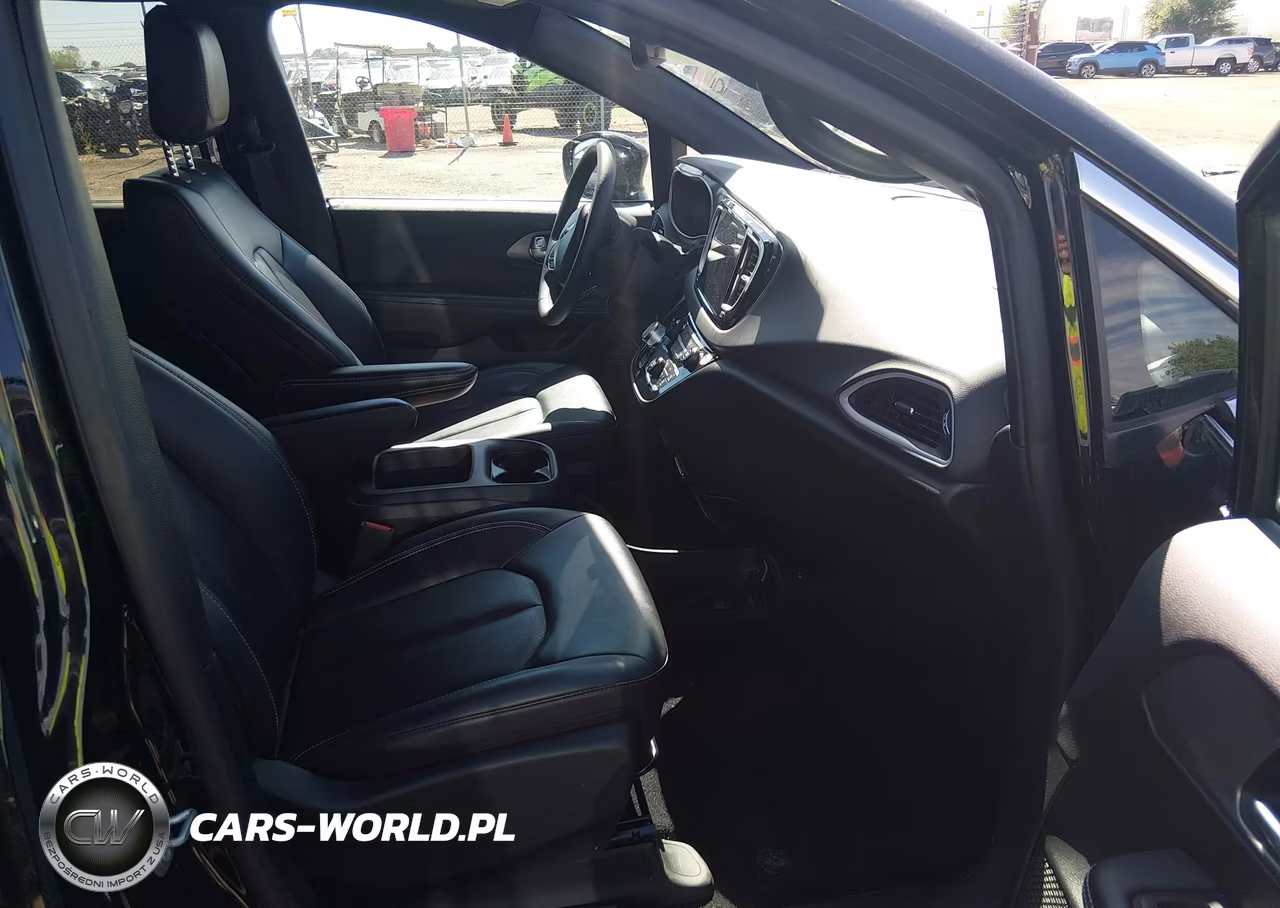 2025 Chrysler Pacifica Select VIN:2C4RC1BG9SR532418 - 5