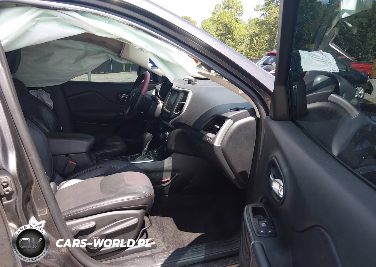 2014 Jeep Cherokee Trailhawk VIN:1C4PJMBS4EW250010 - 5