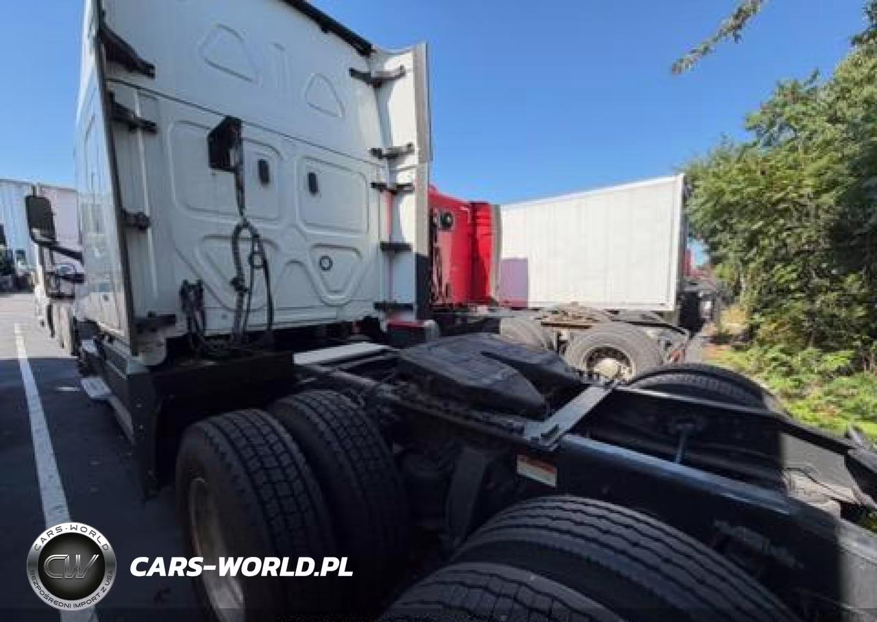 2021 Freightliner New Cascadia 126 VIN:3AKJHHDR3MSMM7931 - 3