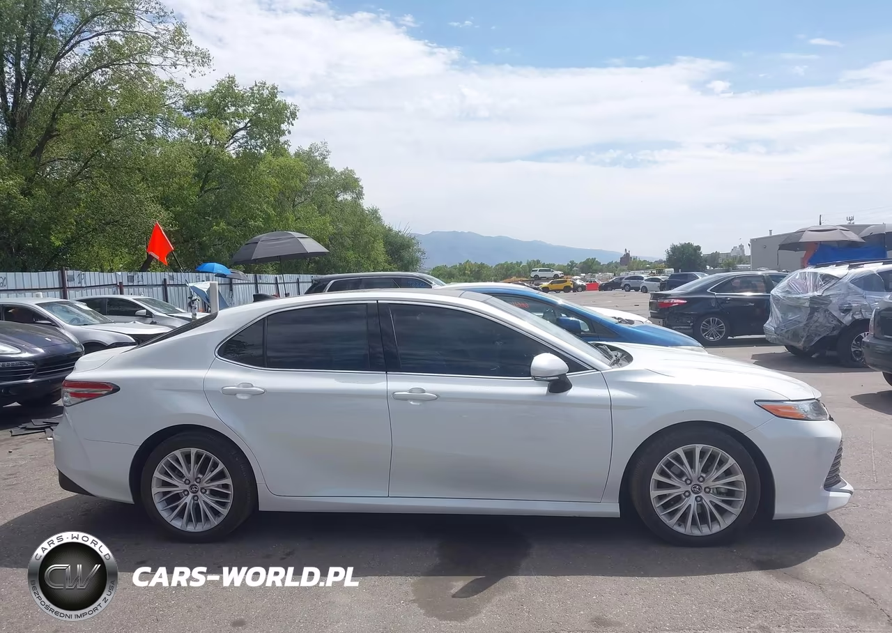 2018 Toyota Camry Xle VIN:4T1B11HK5JU046561 - 13