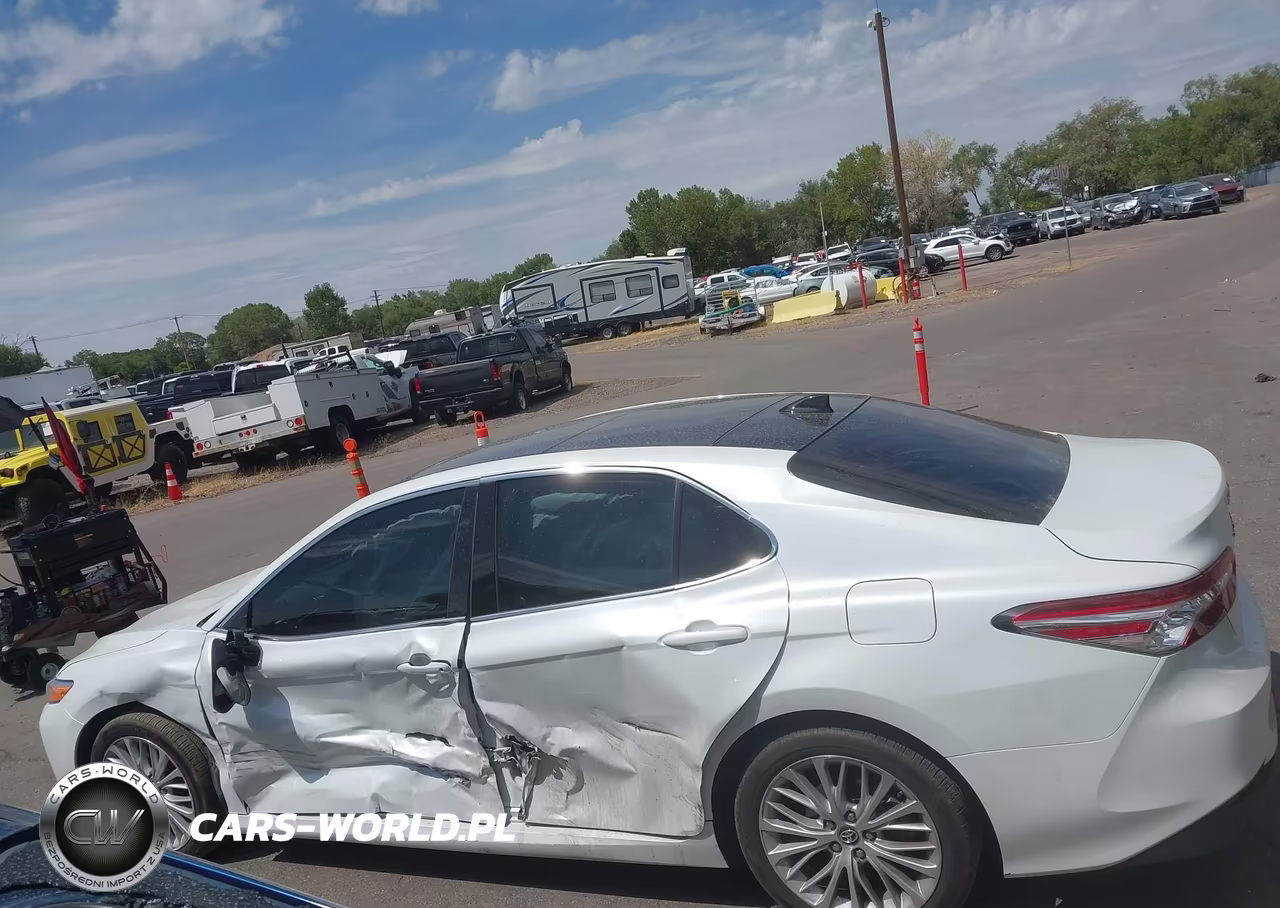 2018 Toyota Camry Xle VIN:4T1B11HK5JU046561 - 14