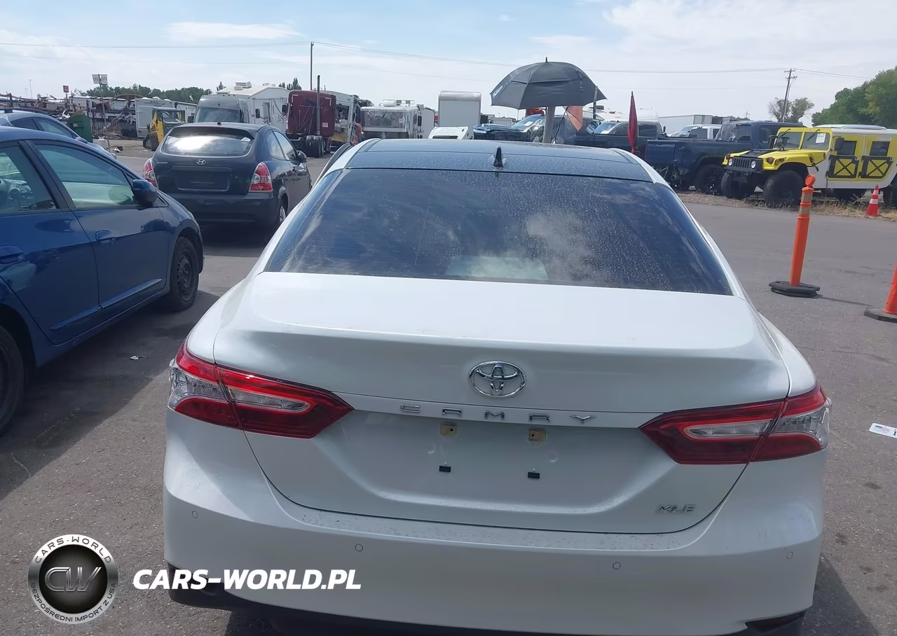 2018 Toyota Camry Xle VIN:4T1B11HK5JU046561 - 16