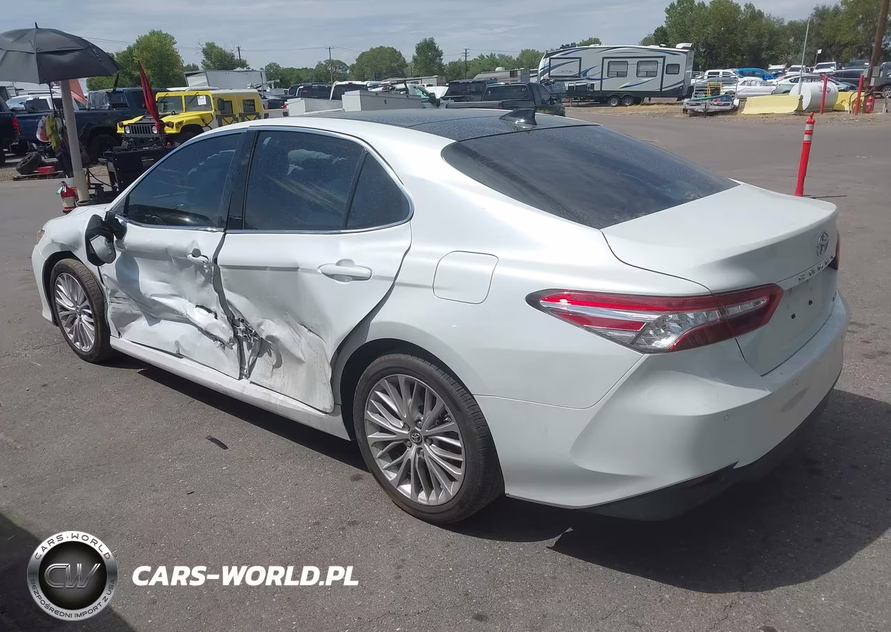 2018 Toyota Camry Xle VIN:4T1B11HK5JU046561 - 3