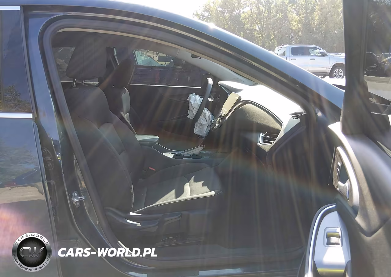 2019 Chevrolet Malibu Lt VIN:1G1ZD5ST0KF133320 - 5